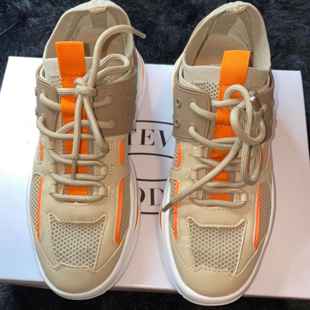 Steve madden sneakers
